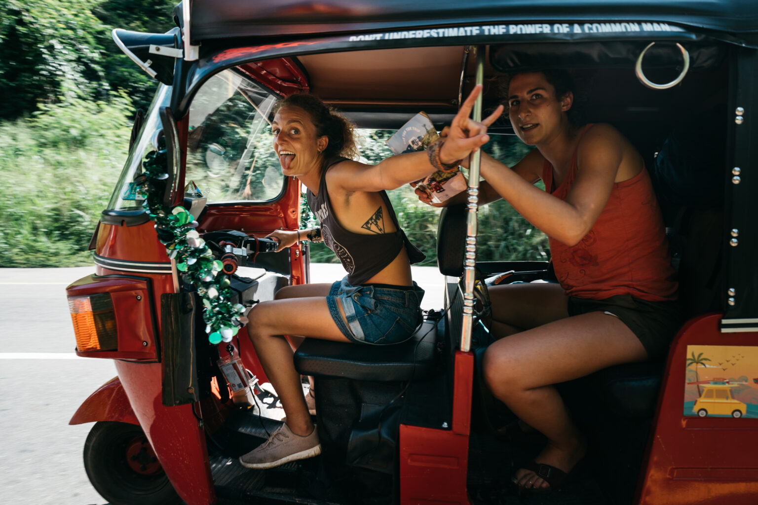 Girls screaming in the tuktuk in Negombo
