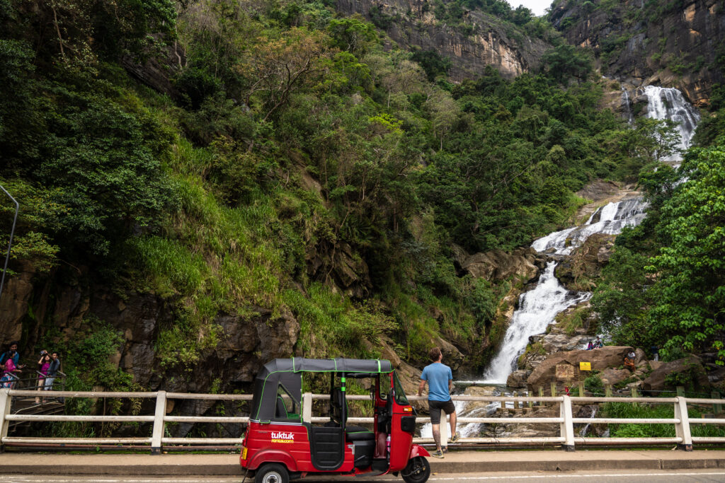 Tuktuk's scenic break by the Diyaluma Falls paints a breathtaking views on the Ella-Wellawaya road.